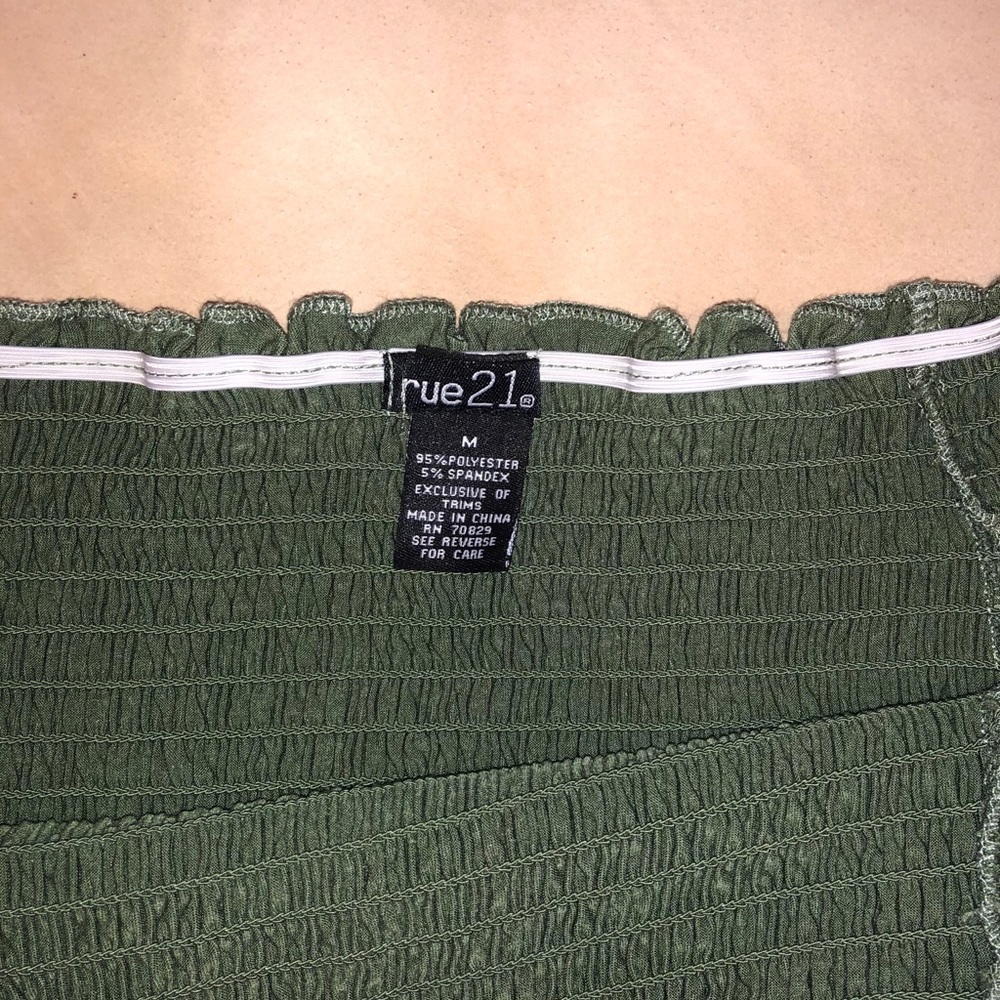 Off shoulder Top - Picture 2 of 3